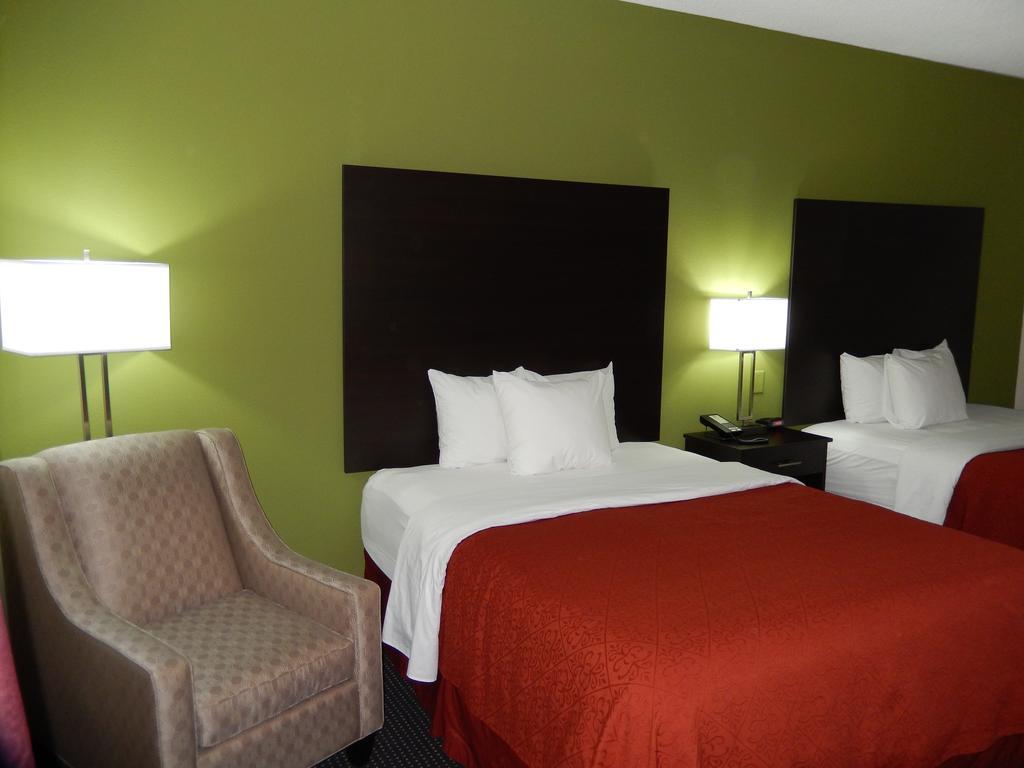 Quality Inn & Suites Anderson I-69 Exterior foto